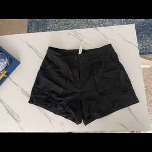 Lululemon this instant short  3.5